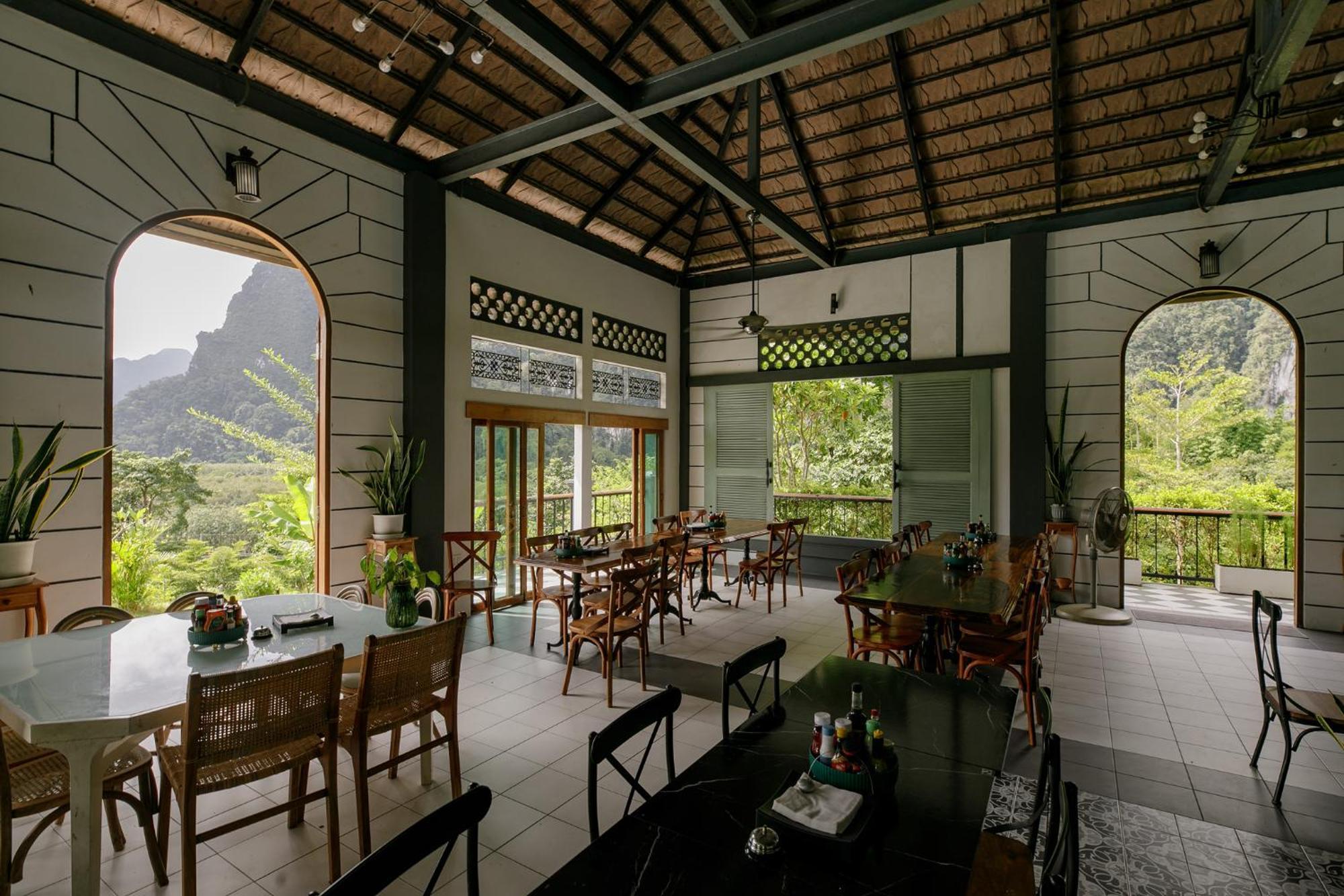 Magical Mountain View Resort Khao Sok National Park エクステリア 写真