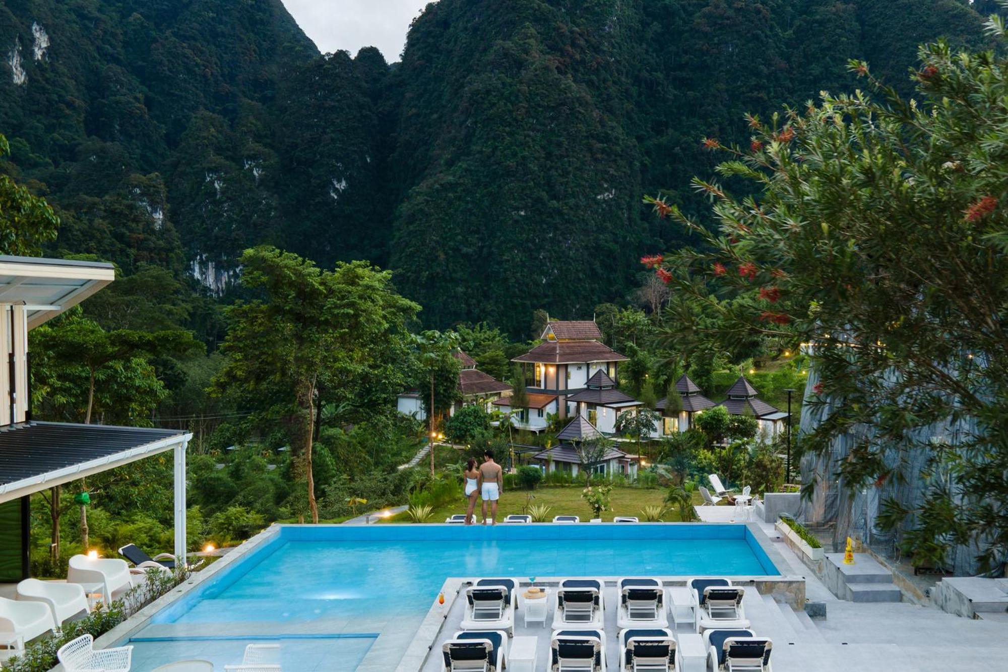 Magical Mountain View Resort Khao Sok National Park エクステリア 写真